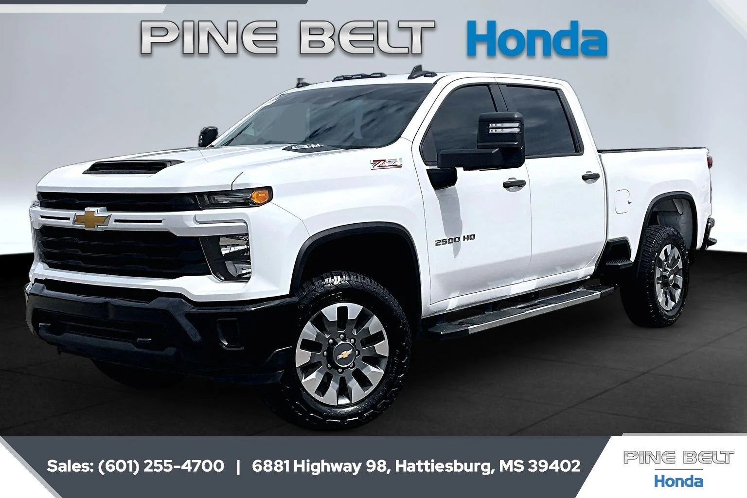 Used 2024 Summit White Chevrolet Custom image 9