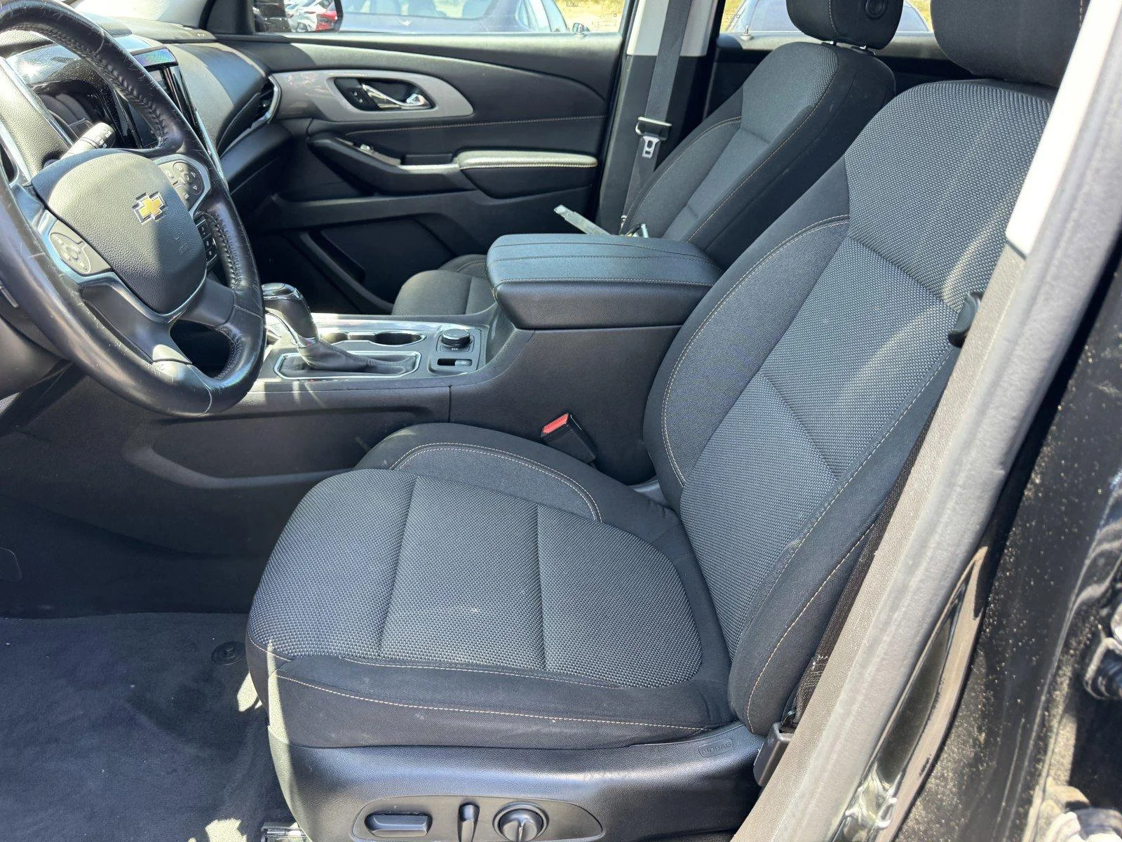 Used 2020 Mosaic Black Metallic Chevrolet LT Cloth image 16