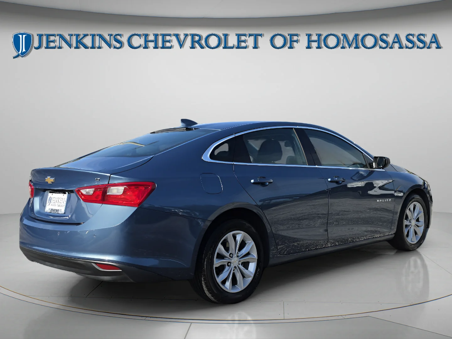 Used 2025 Lakeshore Blue Metallic Chevrolet LT image 5