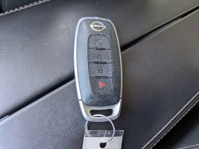 Used 2023 Gray Nissan SV image 28