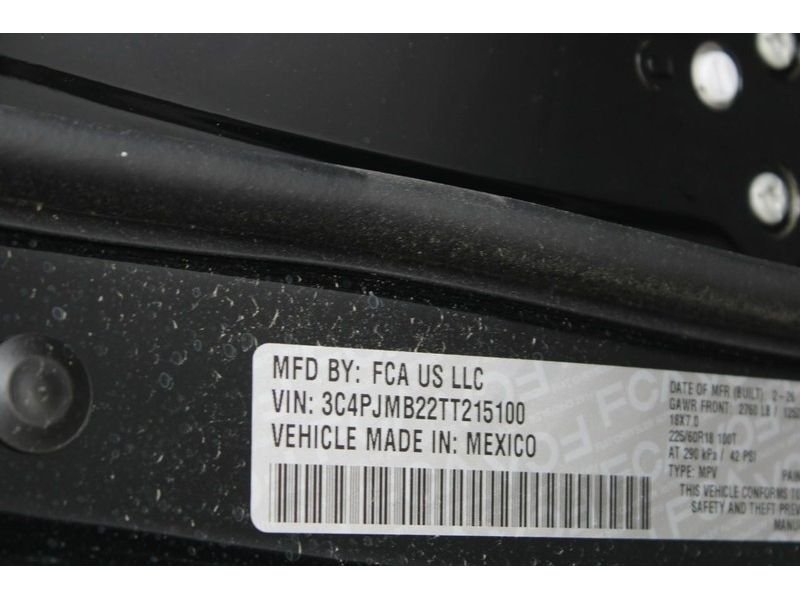 New 2026 Diamond Black Crystal Pearl-Coat Exterior Paint Jeep Limited 4x4 image 14