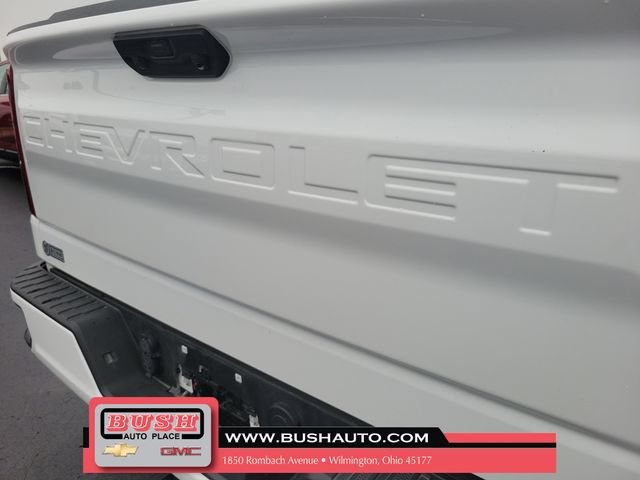 Used 2026 Summit White Chevrolet RST image 7