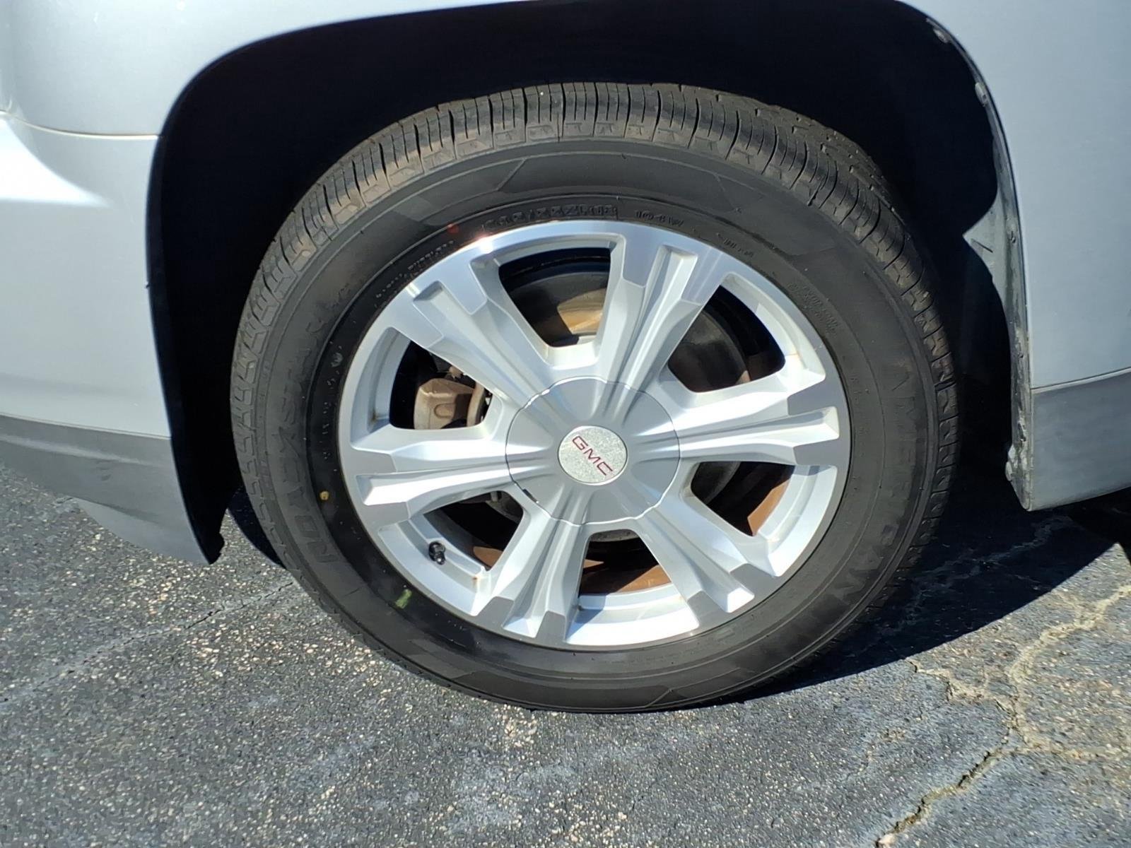 Used 2017 Quicksilver Metallic GMC SLE image 11