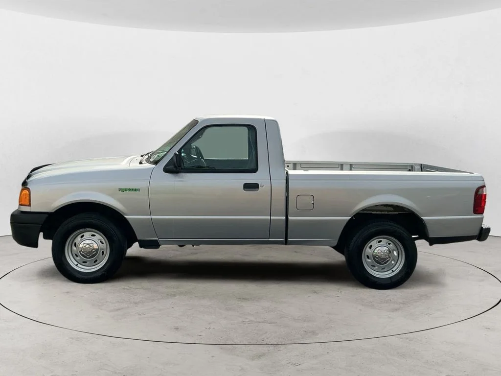 Used 2004 Silver Ford XL image 8