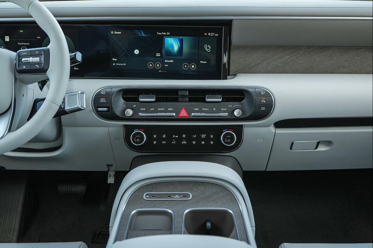 New 2026 Gray Hyundai SEL Premium image 42