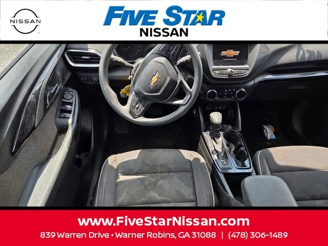 Used 2022 White Chevrolet LT image 7
