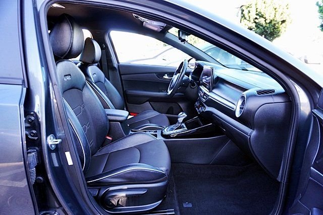 Used 2024 Gray Kia GT-Line image 10