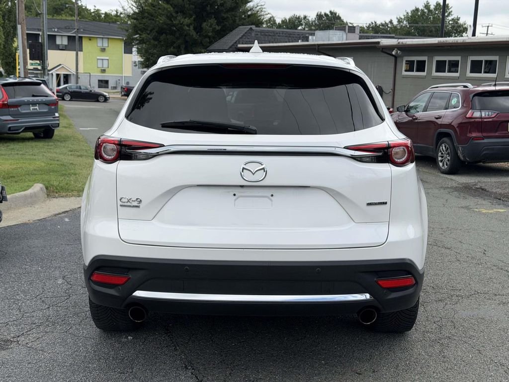 Used 2022 White Mazda Signature image 21