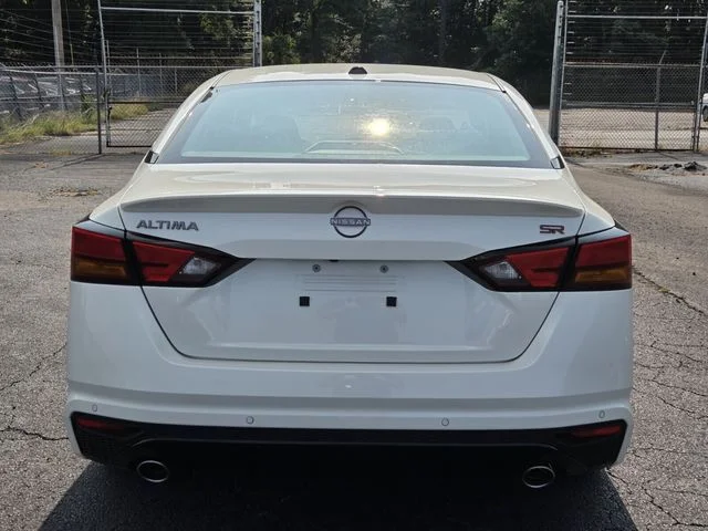 New 2026 White Nissan 2.5 SR image 4
