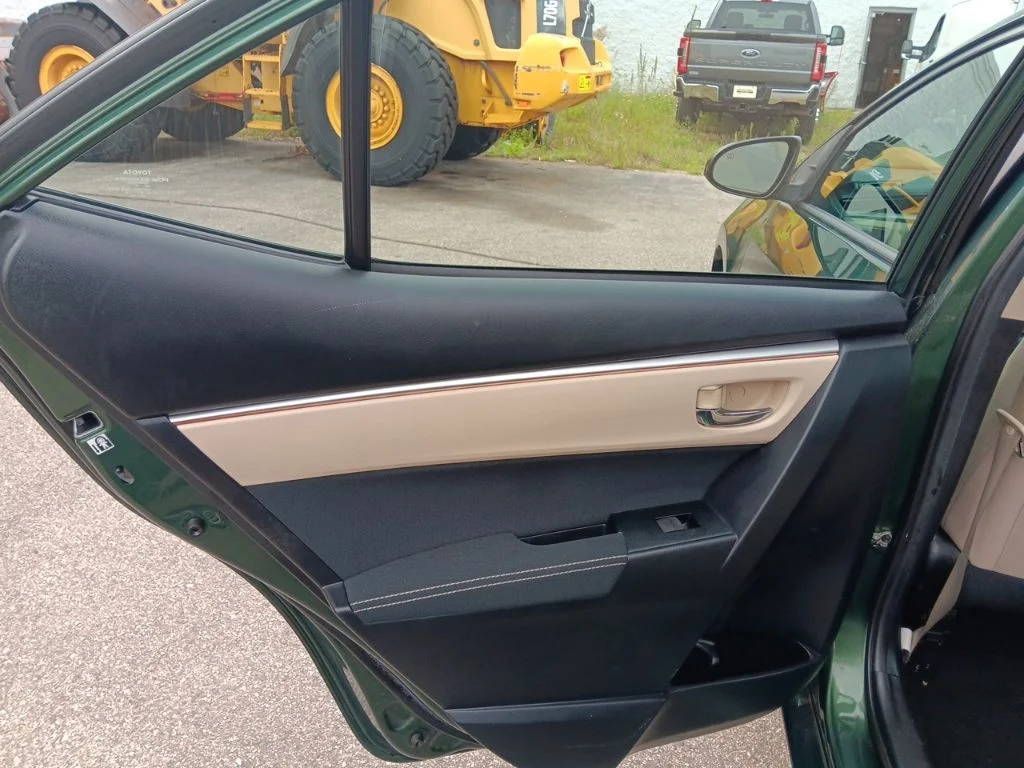 Used 2014 4Evergreen Mica Toyota LE image 31