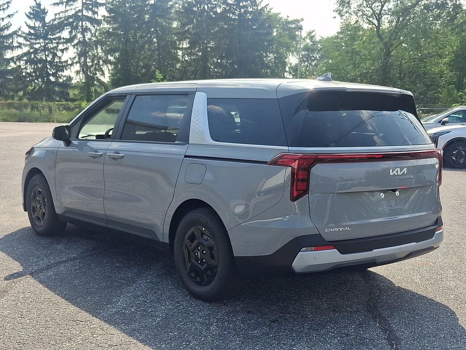 New 2027 White Kia LX image 4