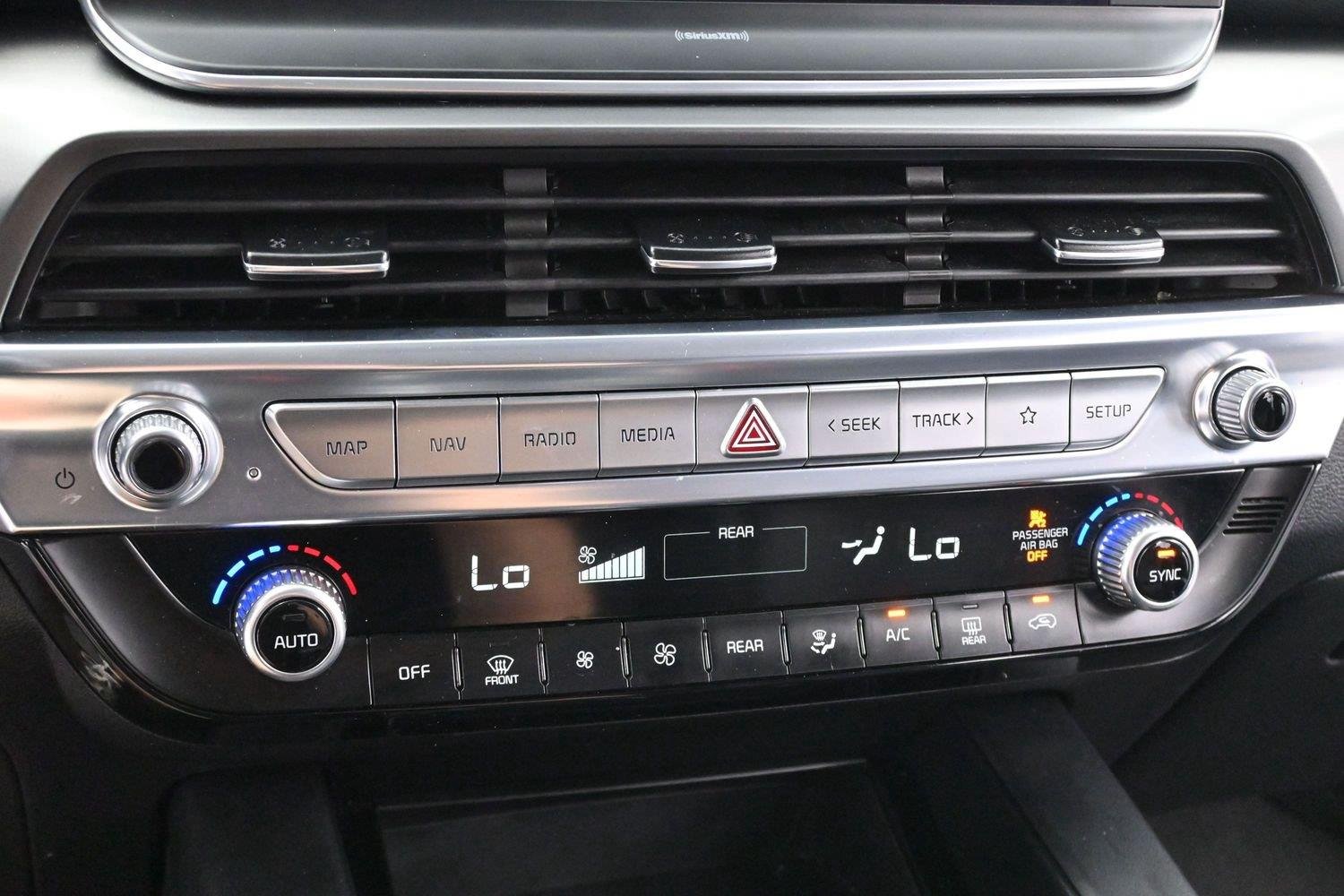 Used 2022 Glacial White Pearl Kia LX image 20