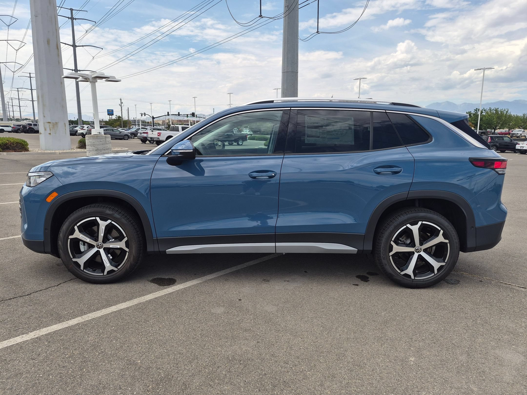 New 2026 Monterey Blue Pearl Volkswagen SE image 7