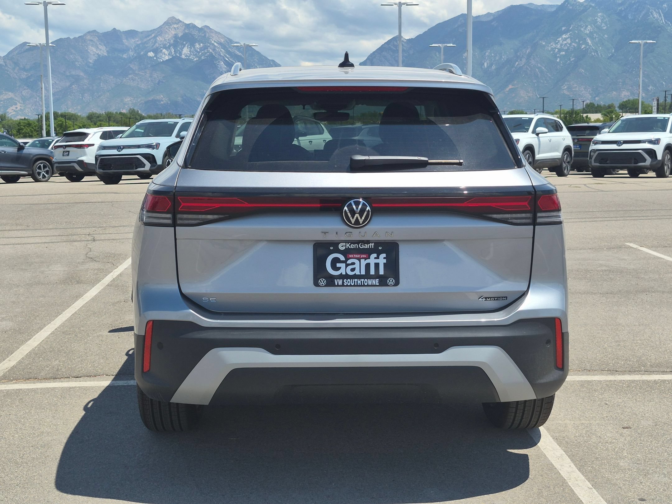 New 2026 Pyrite Silver Metallic Volkswagen SE image 4