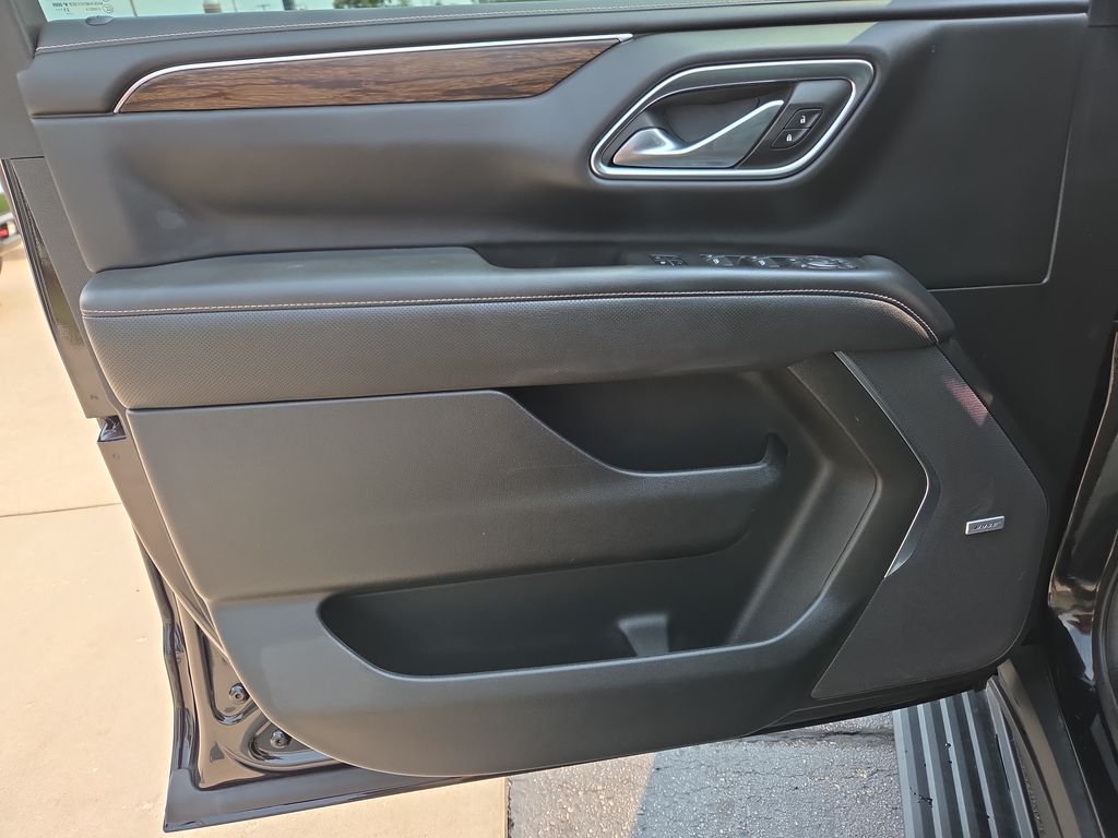 Used 2022 Black Chevrolet Premier image 28
