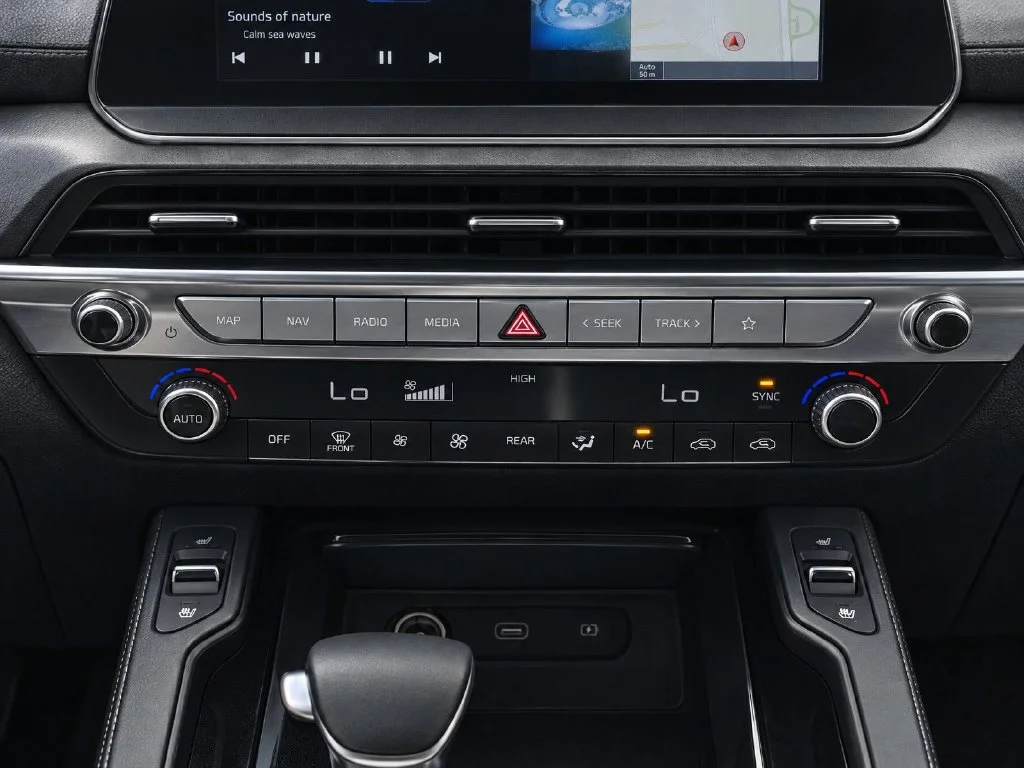Used 2022 Black Kia EX image 24