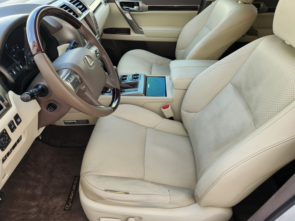 Used 2015 Starfire Pearl Lexus 460 Luxury image 13
