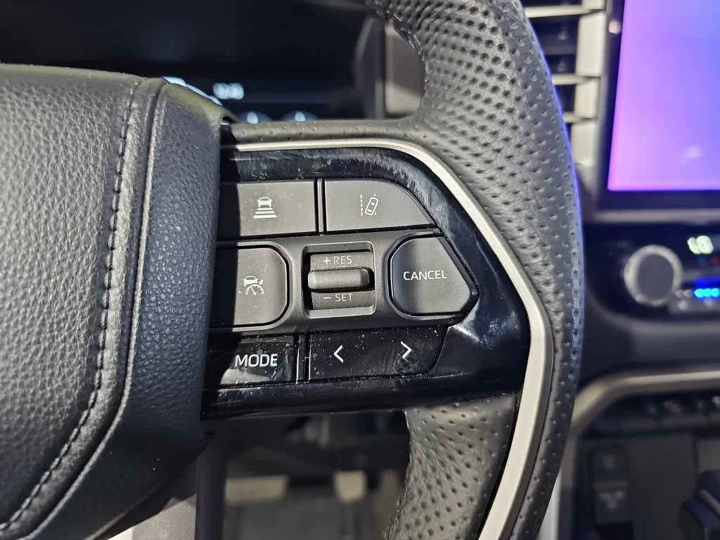 Used 2023  Toyota Limited image 21