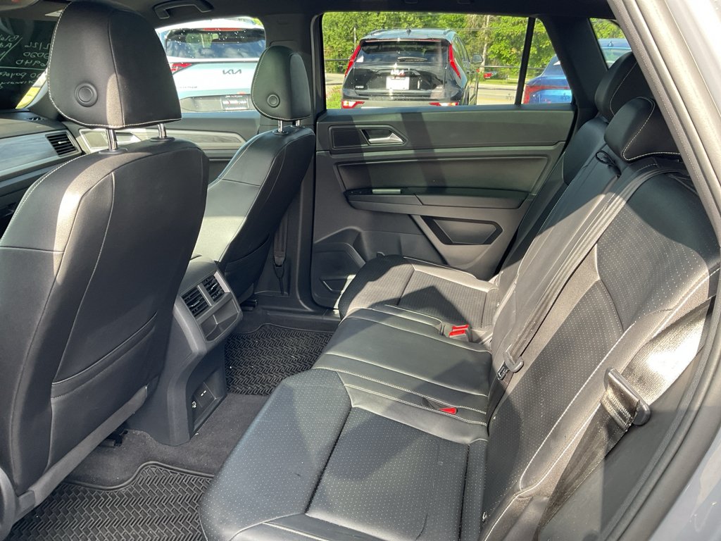Used 2020 Gray Volkswagen 2.0T SE w/Technology image 18