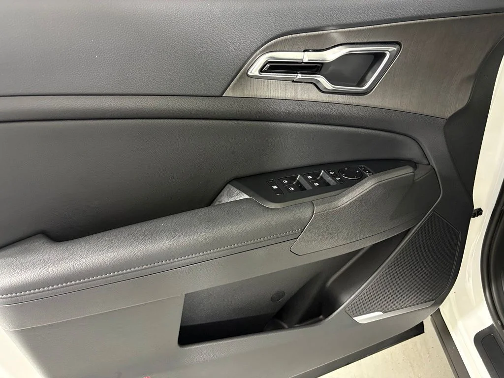 New 2027 White Kia X-Line image 14
