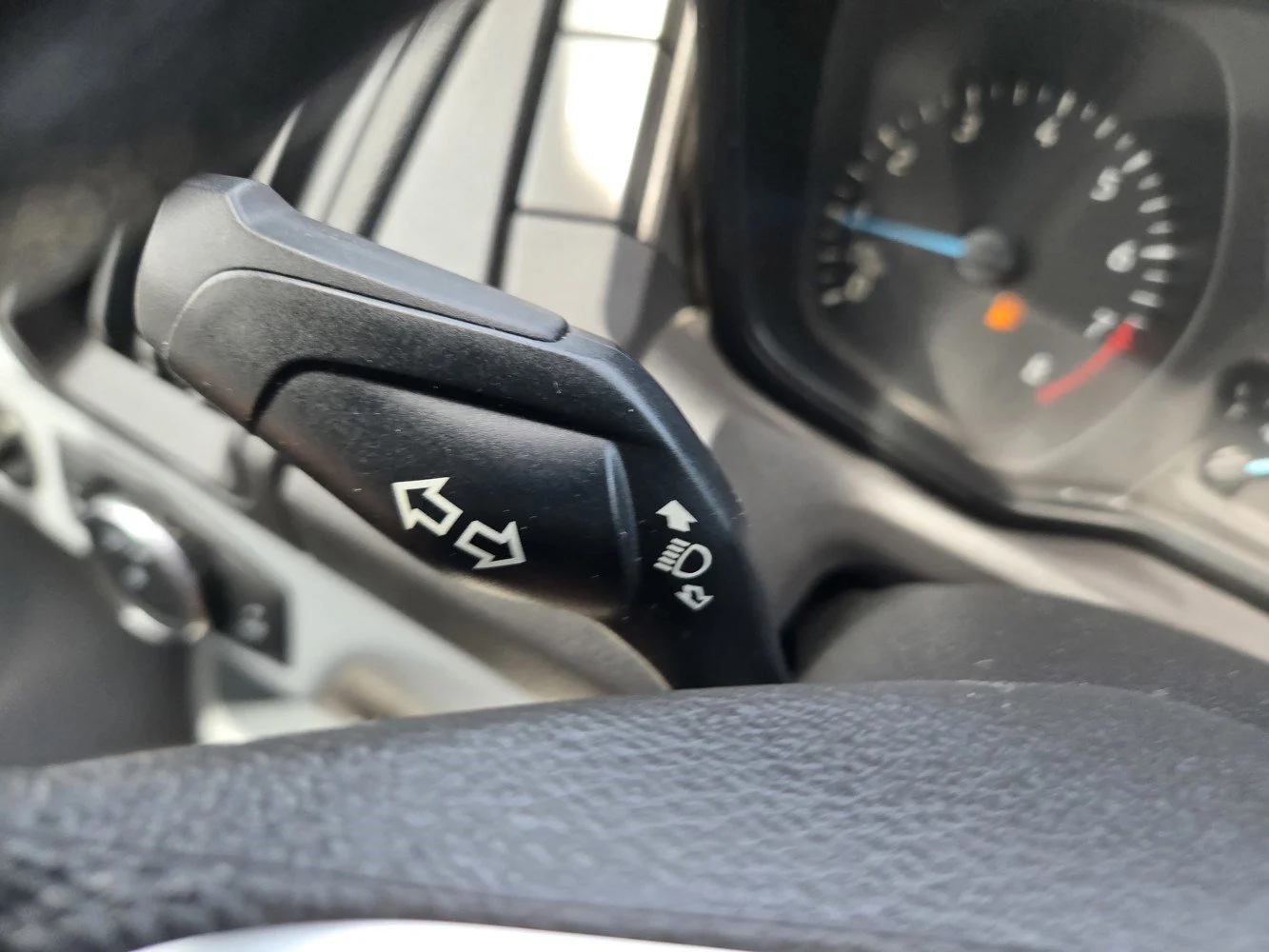 Used 2018 Oxford White Ford  image 18