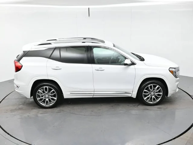 Used 2023 SUMMIT WHITE GMC Denali image 43