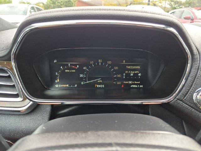 Used 2019 Red Lincoln Reserve image 14