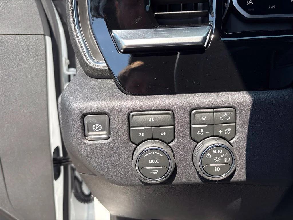 New 2026 Summit White Chevrolet LT image 23