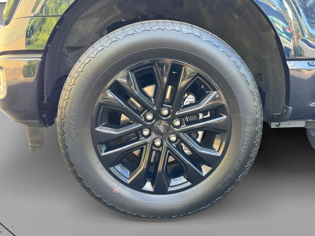 Used 2024 Blue Ford Lariat image 9