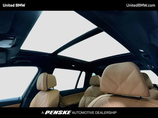 New 2027 Manhattan Green Metallic BMW X7 40i image 12