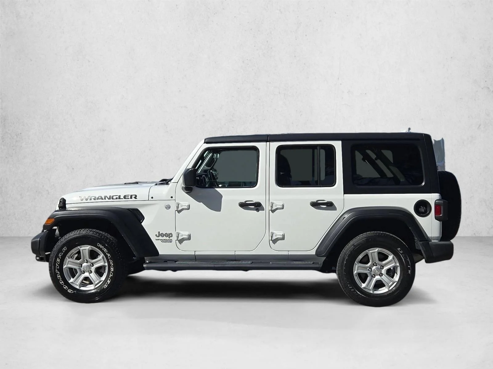 Used 2020 Bright White Clearcoat Jeep Sport S image 9
