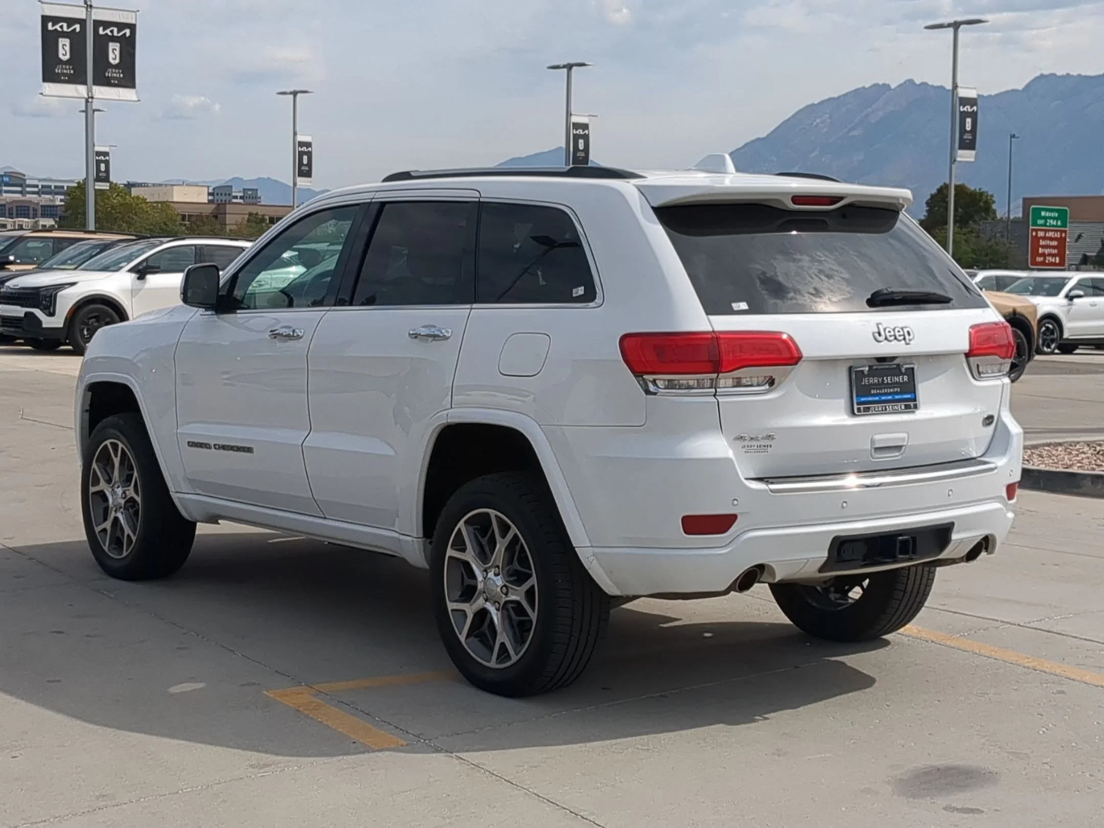 Used 2020 Bright White Clearcoat Jeep Overland image 3