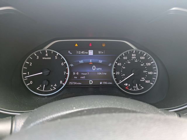 Used 2022 White Nissan SR image 25