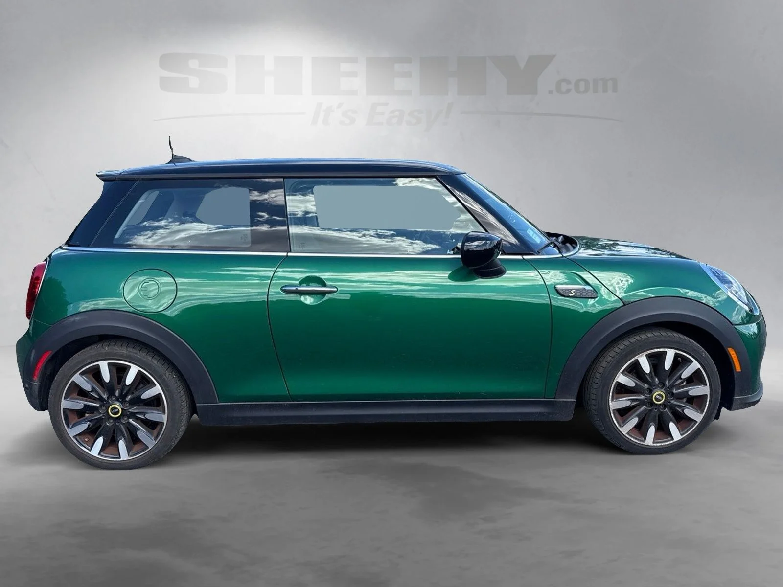 Used 2024 Green MINI Signature image 10