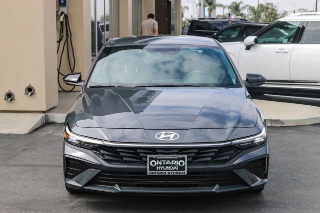 Certified Used 2025 Gray Hyundai SEL Sport image 4