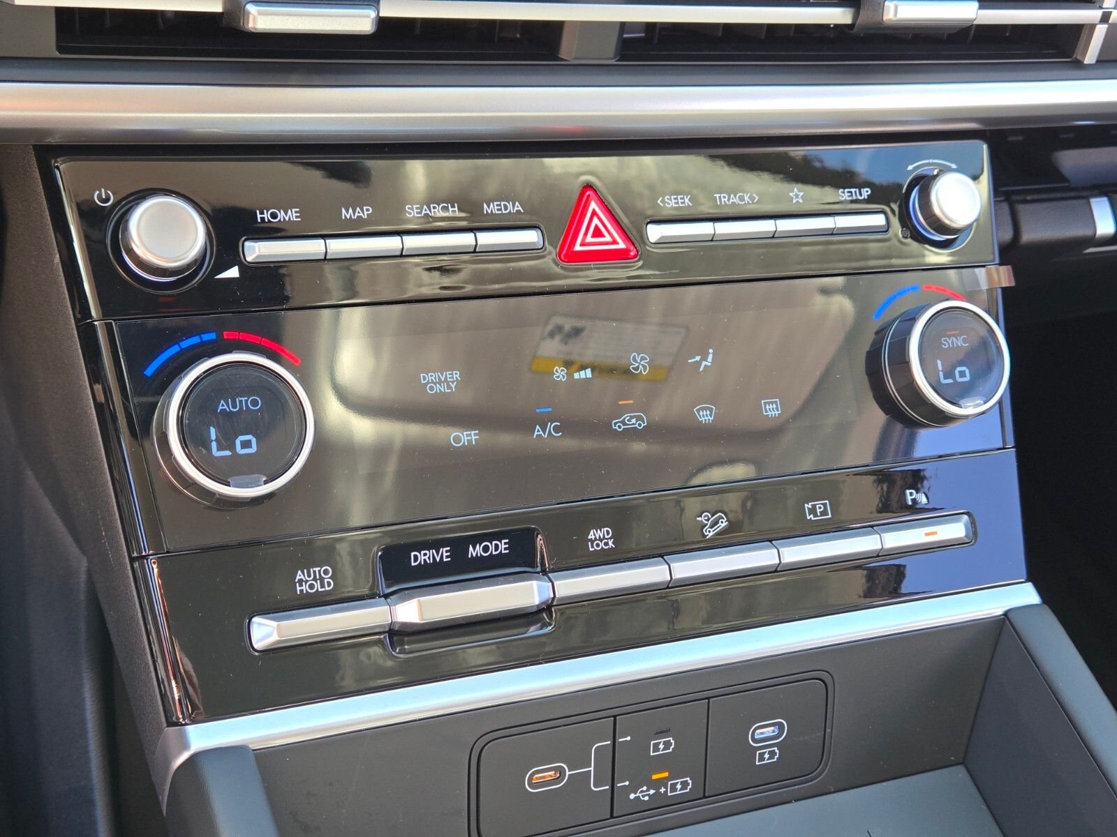 2026 Hyundai Santa Fe SE - Photo 13