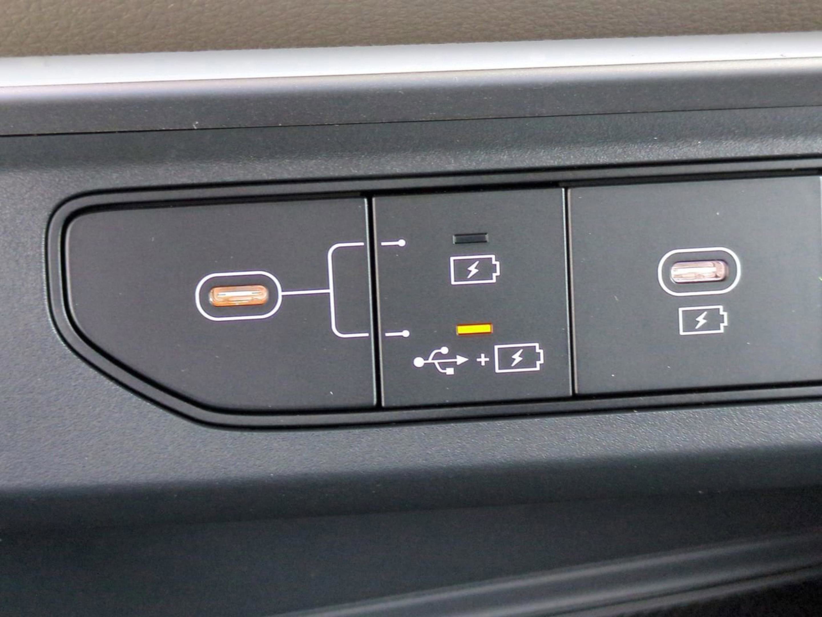 New 2026 Snow White Pearl Kia LXS image 34