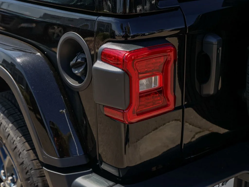 New 2026 Black Clear-Coat Exterior Paint Jeep  image 7