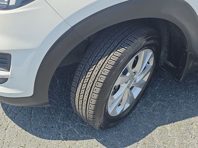 Used 2019 White Hyundai SE image 32