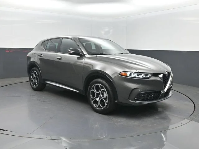 Used 2024 Silver Alfa Romeo Ti image 33
