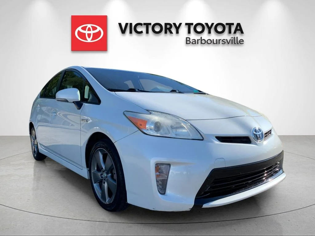 Used 2015 White Toyota Persona Series Special Edition image 5