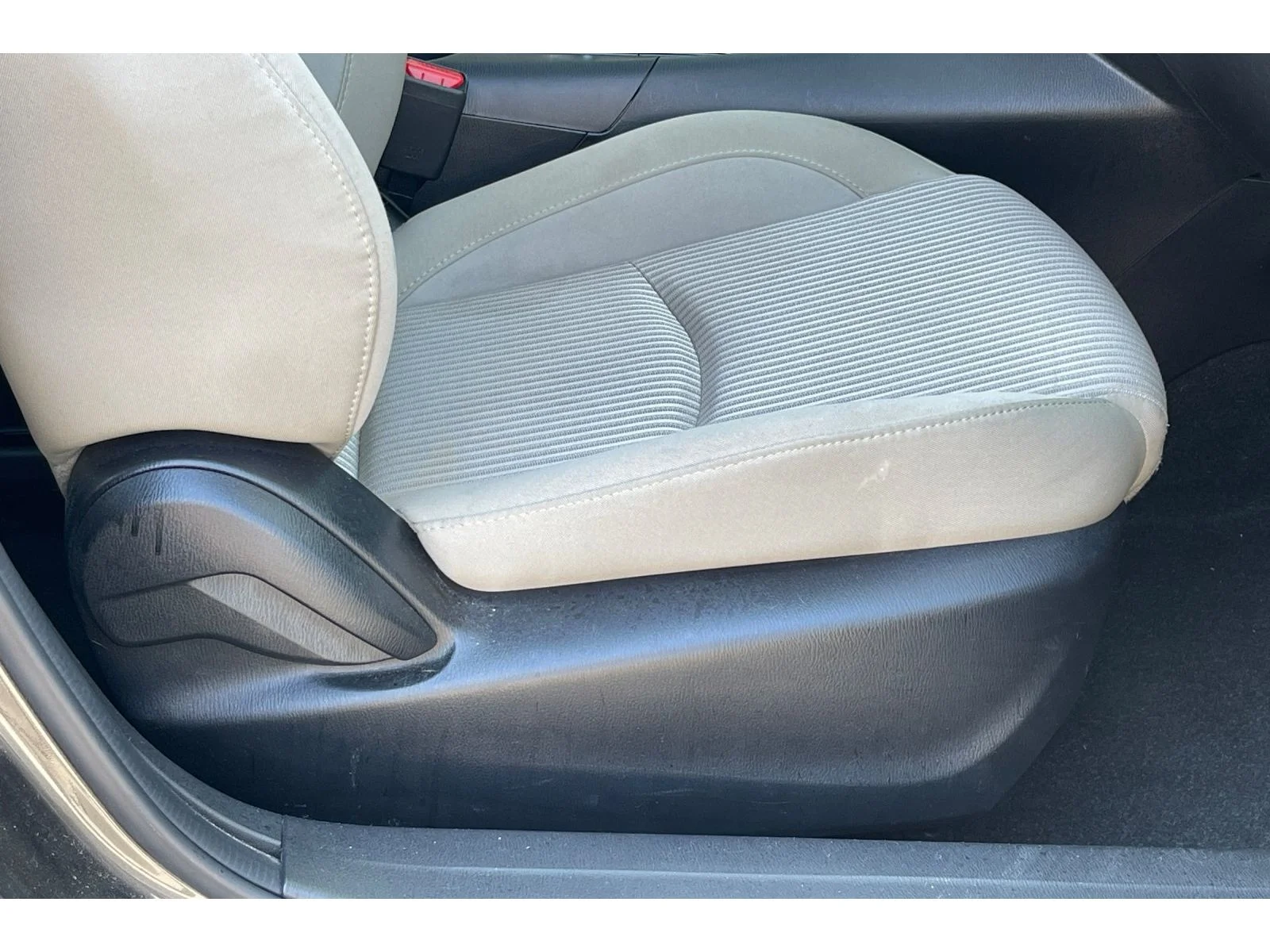 Used 2016 Titanium Flash Mica Mazda i Touring image 23