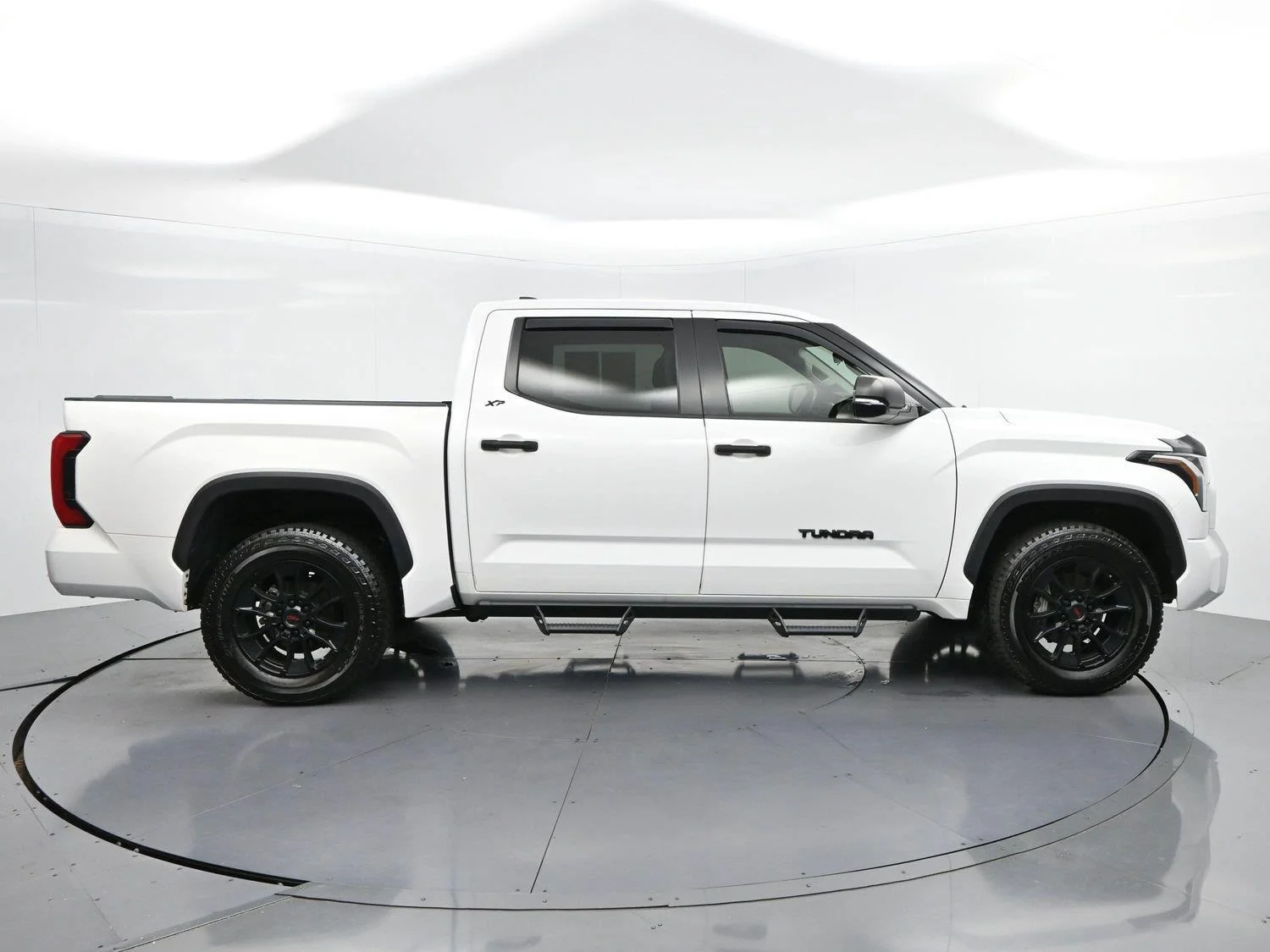 Used 2024 Ice Cap Toyota SR5 image 8