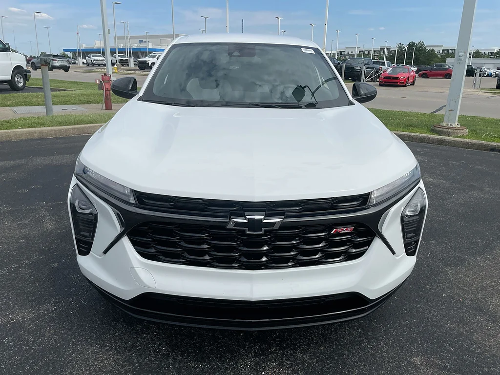 Used 2024 Summit White Chevrolet RS image 28