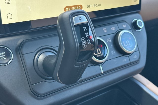 New 2026 Woolstone Green Land Rover X-Dynamic SE image 20