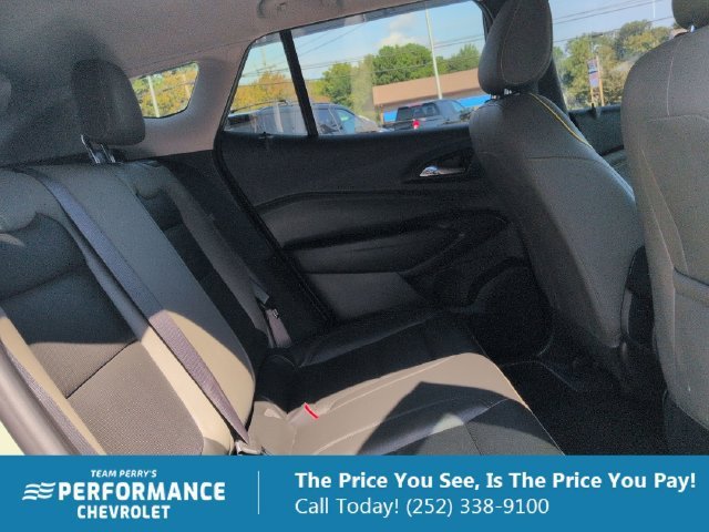 2025 Chevrolet Trax Activ - Photo 12
