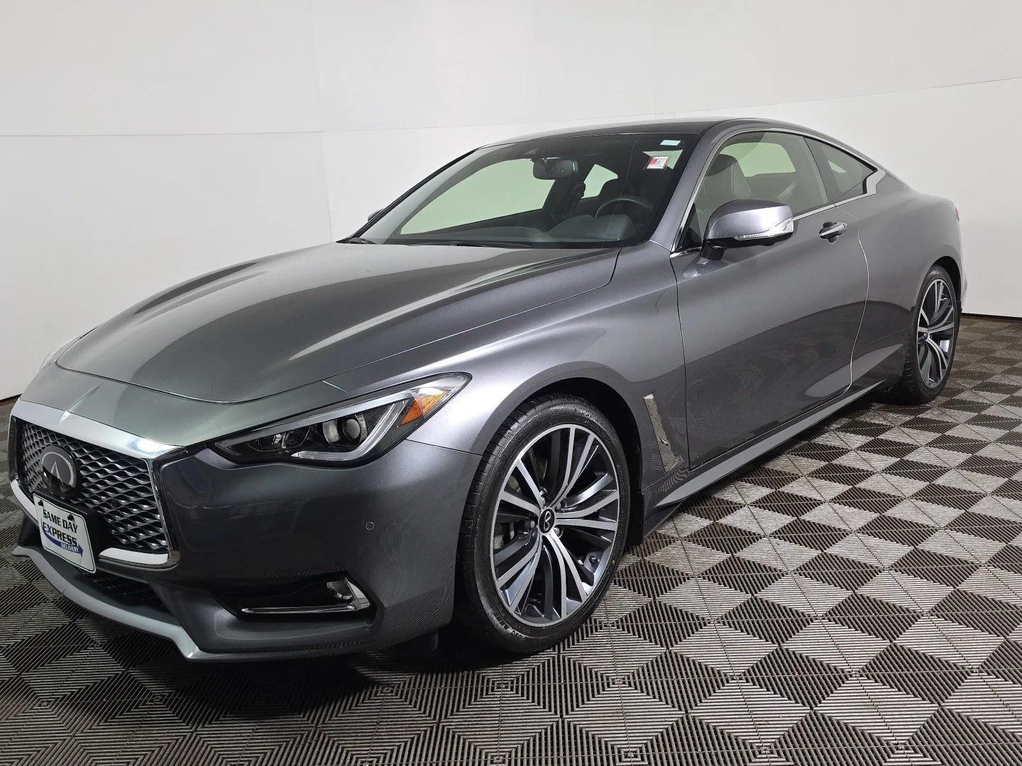 Used 2022 Graphite Shadow INFINITI LUXE image 6