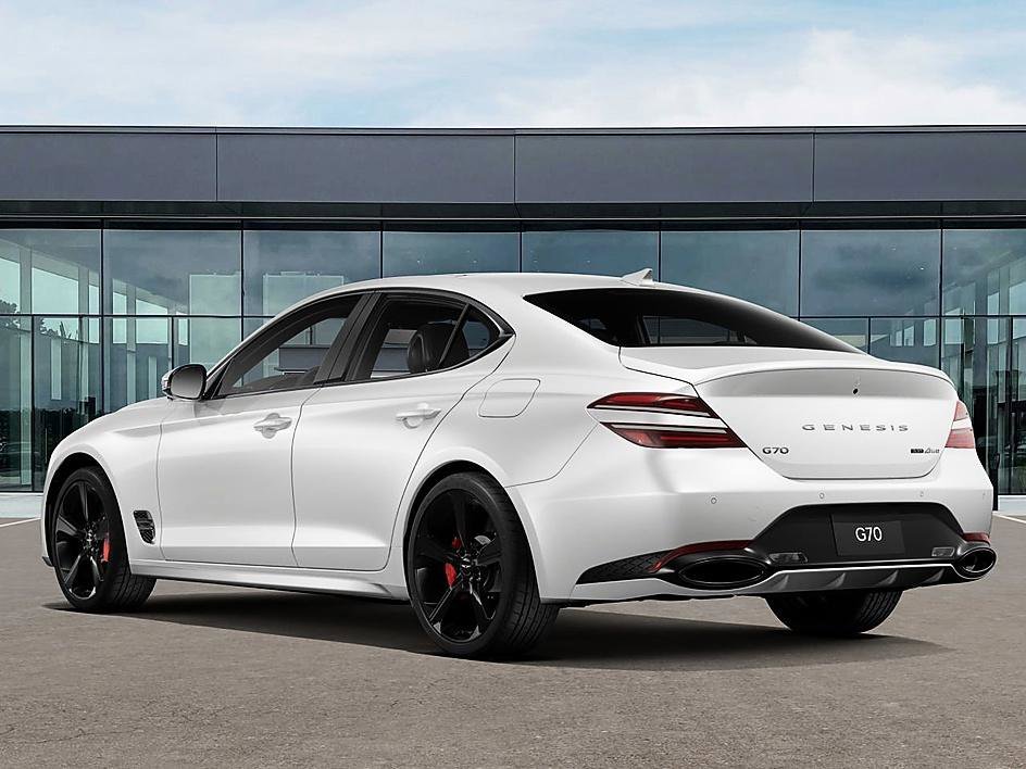 New 2026 Uyuni White Genesis 3.3T Sport Prestige image 5