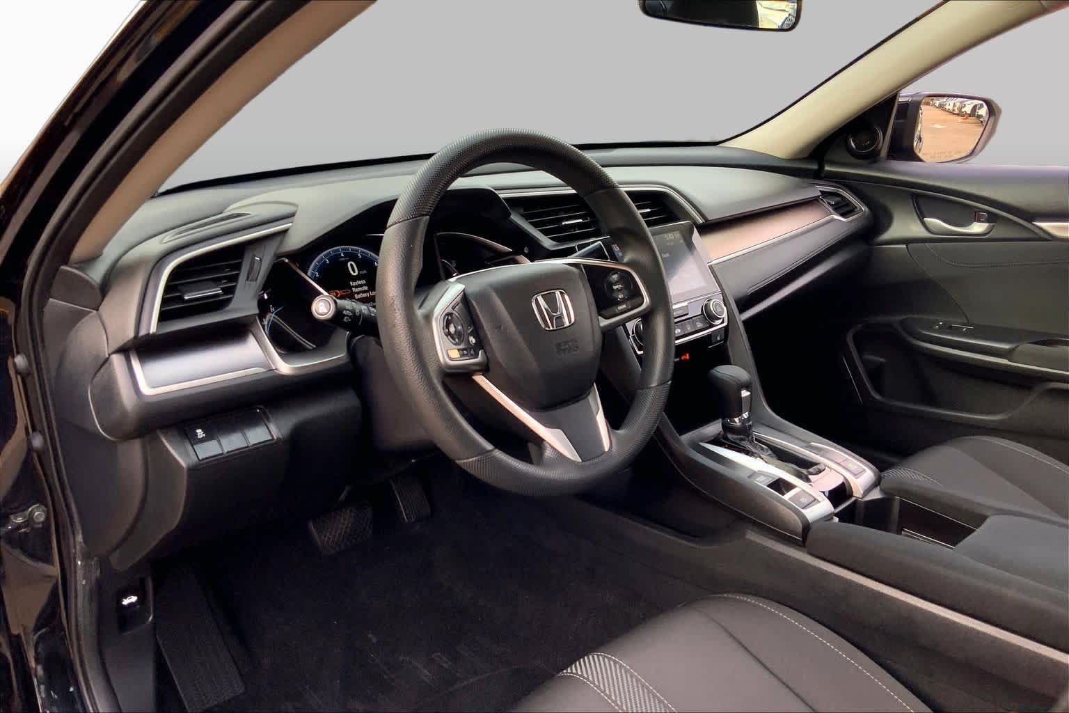 Used 2016  Honda EX-T image 17