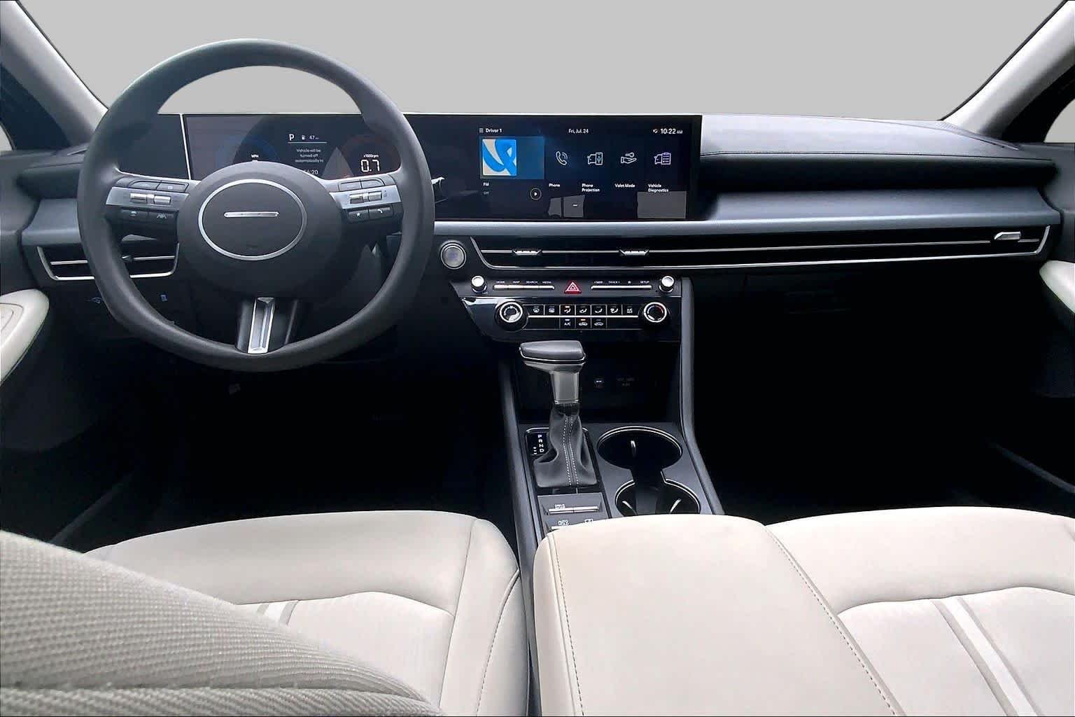 Used 2025 Abyss Black Hyundai SE image 15
